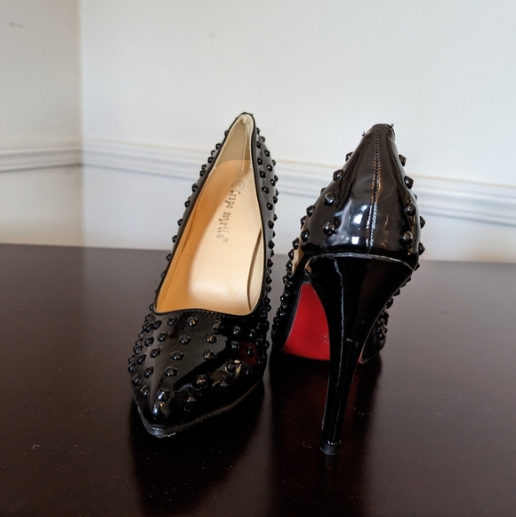 Shoes - Black Spiked High Heels Size 40